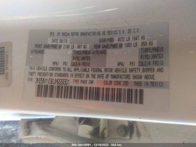 2018 Mazda 3, VIN: 3MZBN1V38JM229301