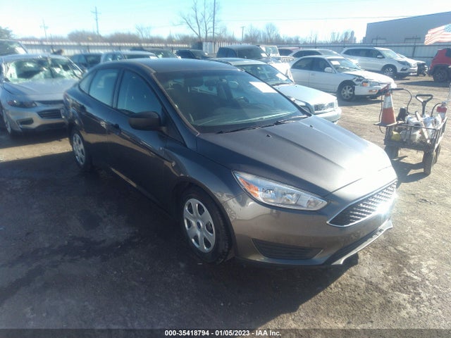 2016 Ford Focus, VIN: 1FADP3E20GL275293