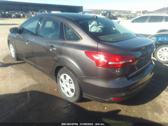 2016 Ford Focus, VIN: 1FADP3E20GL275293