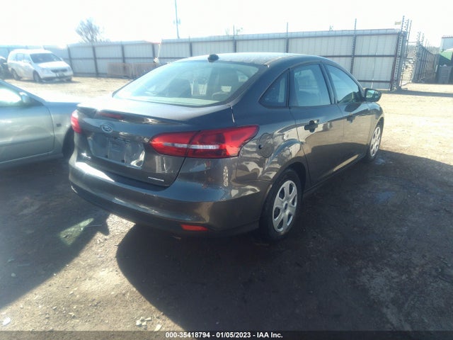 2016 Ford Focus, VIN: 1FADP3E20GL275293