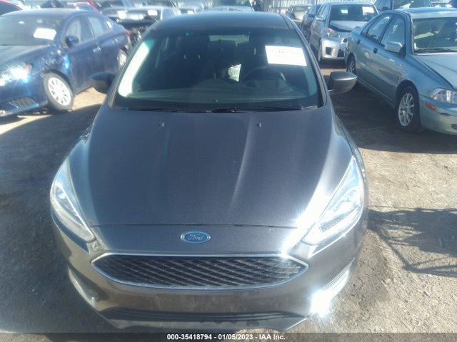 2016 Ford Focus, VIN: 1FADP3E20GL275293