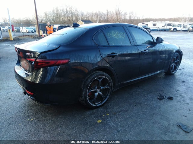 ZARFAEEN8J7567418 Alfa Romeo Giulia Ti Sport
