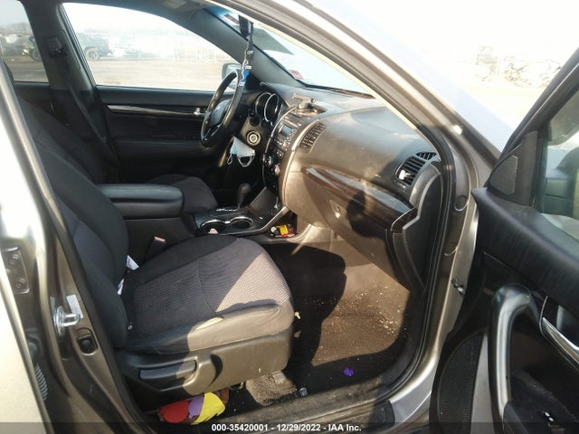 2012 KIA SORENTO LX VIN: 5XYKT3A67CG307264