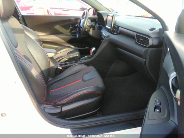 2020 Hyundai Veloster, VIN: KMHTH6AB8LU027562
