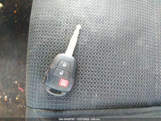 2018 Toyota RAV4, VIN: 2T3WFREV3JW476208