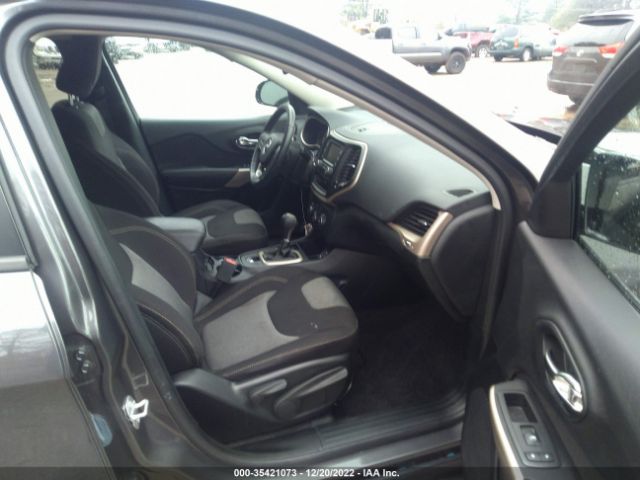 1C4PJLAB6HD238520 Jeep Cherokee Sport