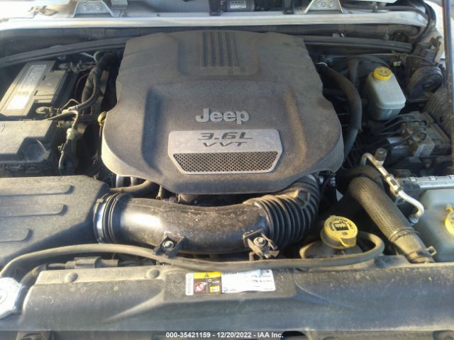 1C4BJWEG1DL527385 Jeep Wrangler Unlimited Sahara