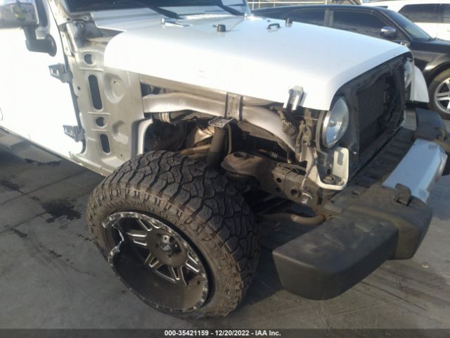 1C4BJWEG1DL527385 Jeep Wrangler Unlimited Sahara