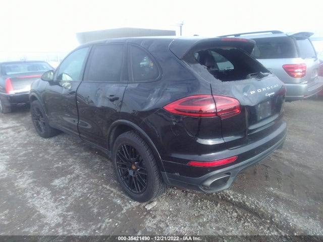 2017 Porsche Cayenne, VIN: WP1AA2A20HKA83294