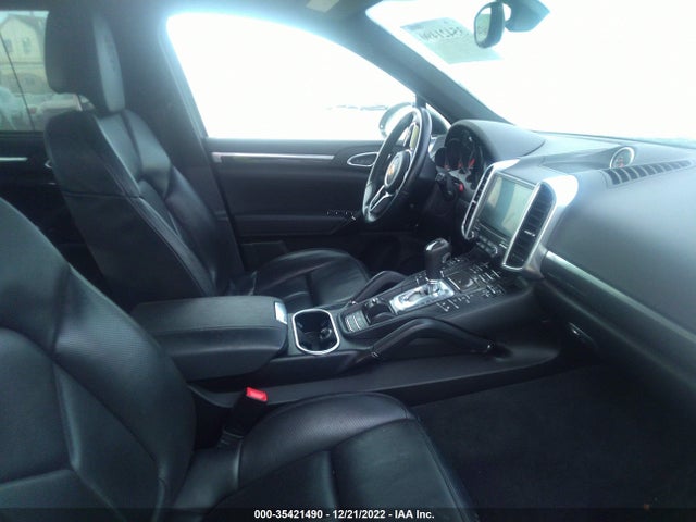 2017 Porsche Cayenne, VIN: WP1AA2A20HKA83294