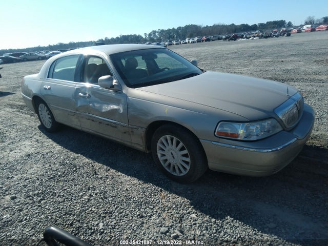 Lincoln Town Car Signature 2005 1LNHM81W75Y603444 головне зображення