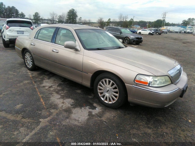 Lincoln Town Car Executive 2003 1LNHM81W03Y646312 main image