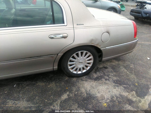 Lincoln Town Car Executive 2003 1LNHM81W03Y646312 Image 7