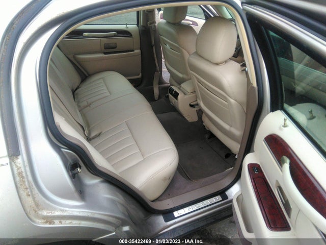 Lincoln Town Car Executive 2003 1LNHM81W03Y646312 Image 9