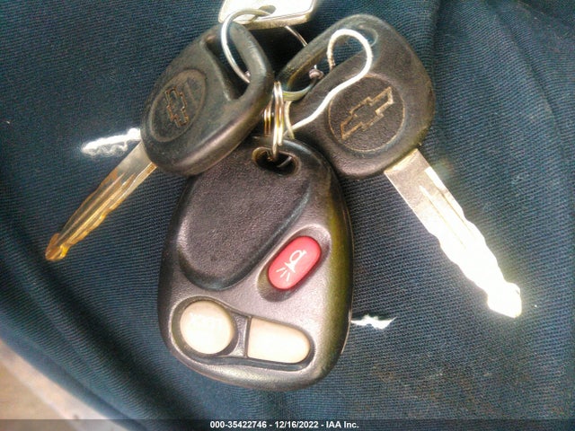 2000 CHEVROLET SILVERADO 2500 VIN: 1GCFC24T4YE237042