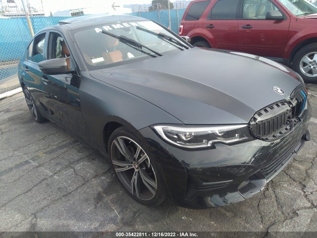 BMW 3 Series 330i 2022 IAAI WBA5R1C06NFM21400