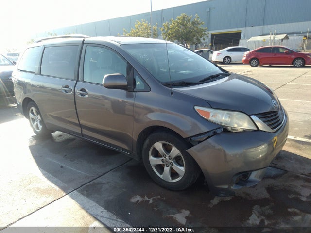 35423344 :رقم المزاد ، 5TDKK3DC0BS122480 vin ، 2011 Toyota Sienna Le مزاد بيع