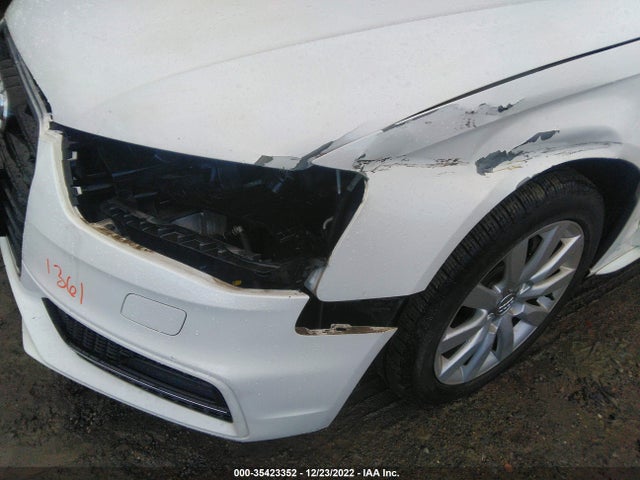 2015 Audi A4, VIN: WAUBFAFL2FN025988