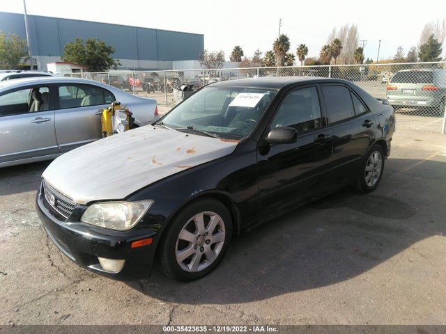 Lexus IS 300 2001 JTHBD182010016630 Image 2