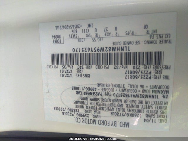 Lincoln Town Car 2005 1LNHM82W95Y625170 Image 10