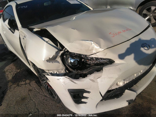 2018 Toyota 86, VIN: JF1ZNAA12J8701086