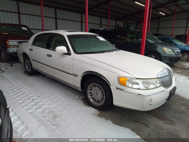 Lincoln Town Car Cartier 2002 1LNHM83W62Y651106 zdjęcie główne