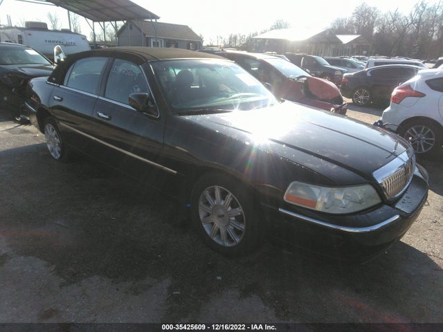 Lincoln Town Car Signature Limited 2009 2LNHM82V49X618110 main image