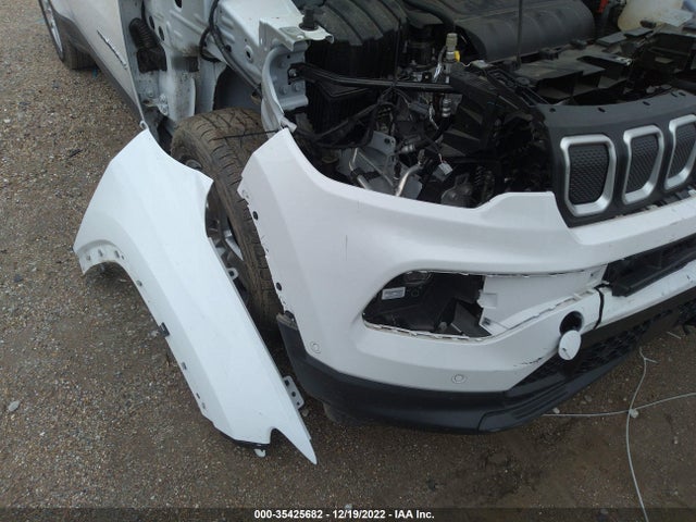2022 Jeep Compass, VIN: 3C4NJCBB4NT139125