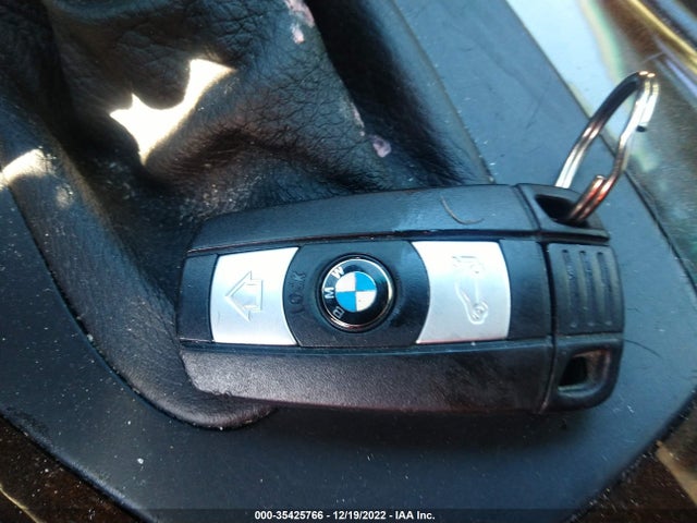 2010 BMW 3 SERIES 328I VIN: WBAPH5G54ANM70572