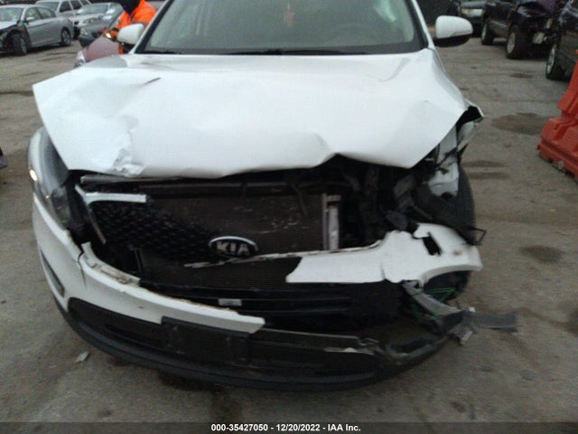 2016 KIA SORENTO LX VIN: 5XYPGDA56GG175529