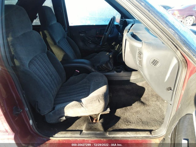 2002 CHEVROLET BLAZER LS VIN: 1GNCT18W82K163903