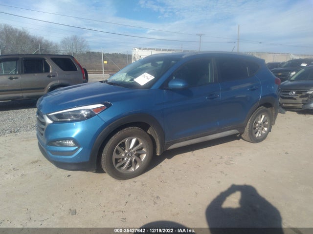 35427642 :رقم المزاد ، KM8J33A44HU522144 vin ، 2017 Hyundai Tucson Se مزاد بيع