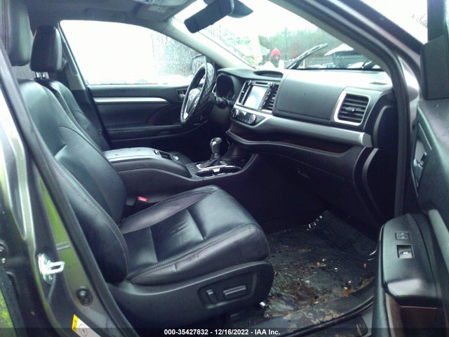 2018 TOYOTA HIGHLANDER SE/XLE VIN: 5TDJZRFH3JS489830