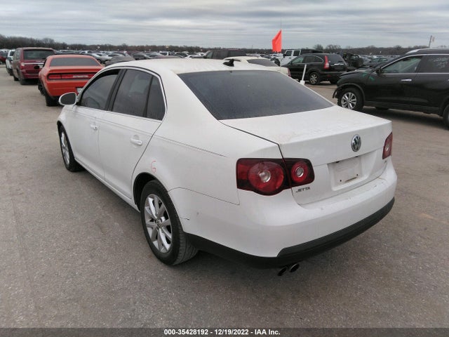 2010 VOLKSWAGEN JETTA SEDAN SE VIN: 3VWRX7AJ2AM008468