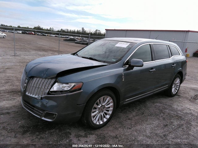 Lincoln MKT 2010 2LMHJ5FR9ABJ17207 Image 2