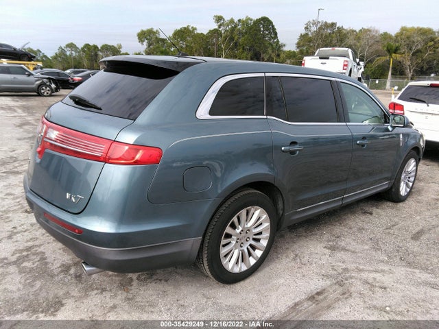 Lincoln MKT 2010 2LMHJ5FR9ABJ17207 Image 4