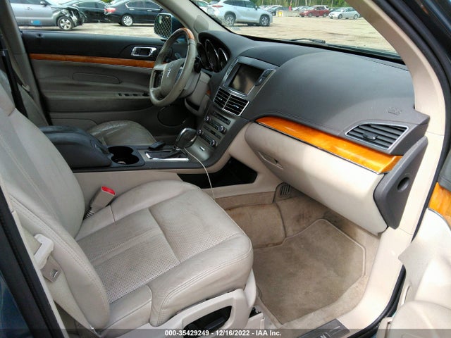 Lincoln MKT 2010 2LMHJ5FR9ABJ17207 Image 5