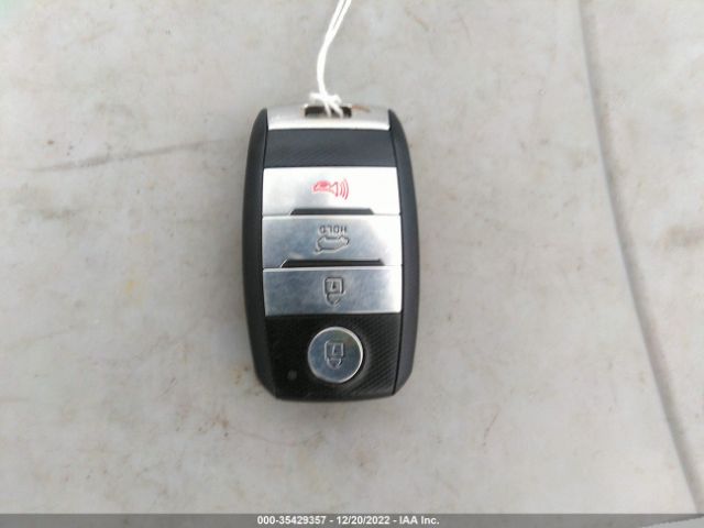 KNDCC3LC6J5129330 KIA NIRO EX