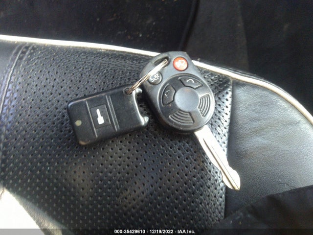 Lincoln MKZ 2011 3LNHL2JC3BR752899 Image 3