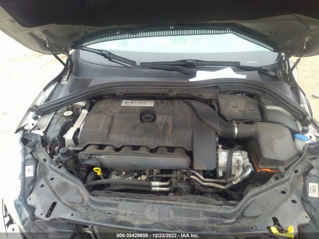 2015 Volvo XC60, VIN: YV4902RC6F2618403