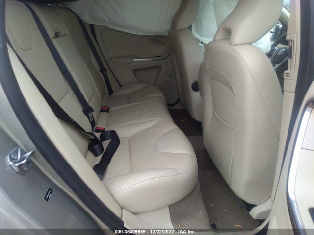 2015 Volvo XC60, VIN: YV4902RC6F2618403