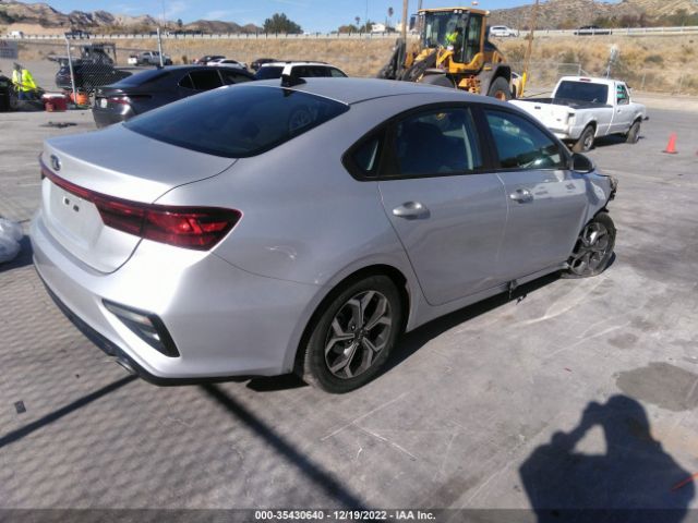 3KPF24AD8ME315753 KIA Forte Lxs