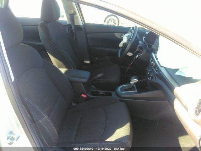 3KPF24AD8ME315753 KIA Forte Lxs