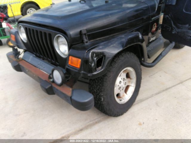 1J4FA59S92P776933 Jeep Wrangler Sahara