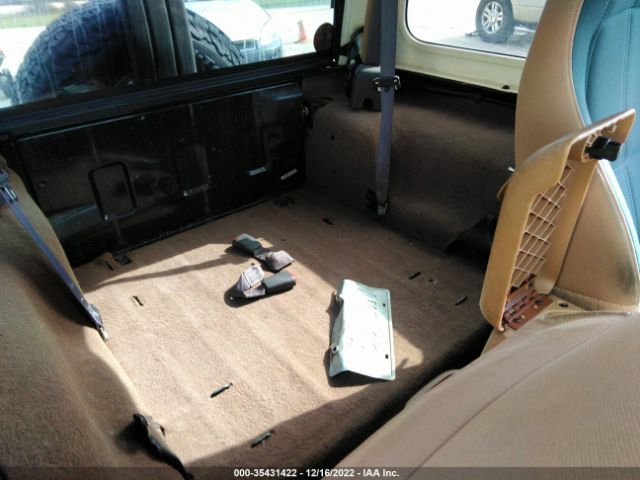 1J4FA59S92P776933 Jeep Wrangler Sahara