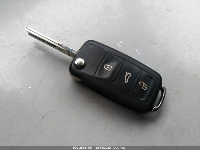 Volkswagen TIGUAN S 2015 WVGAV7AX5FW614439 Image 3