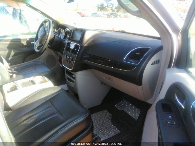 2016 Chrysler Town & Country, VIN: 2C4RC1AGXGR121036