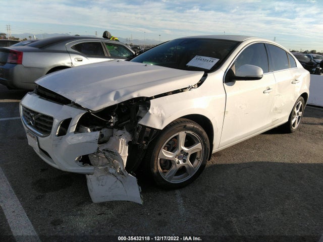 Volvo S60 T5 2012 YV1622FS2C2111029 Image 2