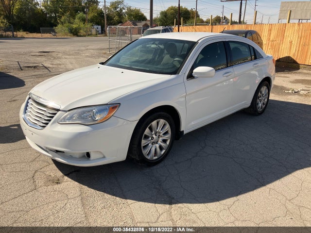 Chrysler 200 LX 2013 1C3CCBAB0DN686084 Image 2