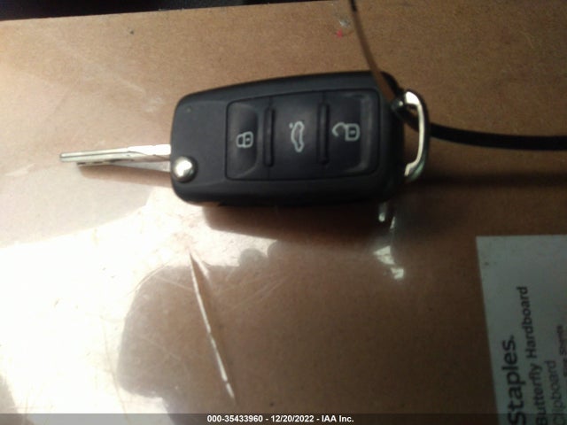 2018 Volkswagen Beetle, VIN: 3VWFD7AT1JM707331